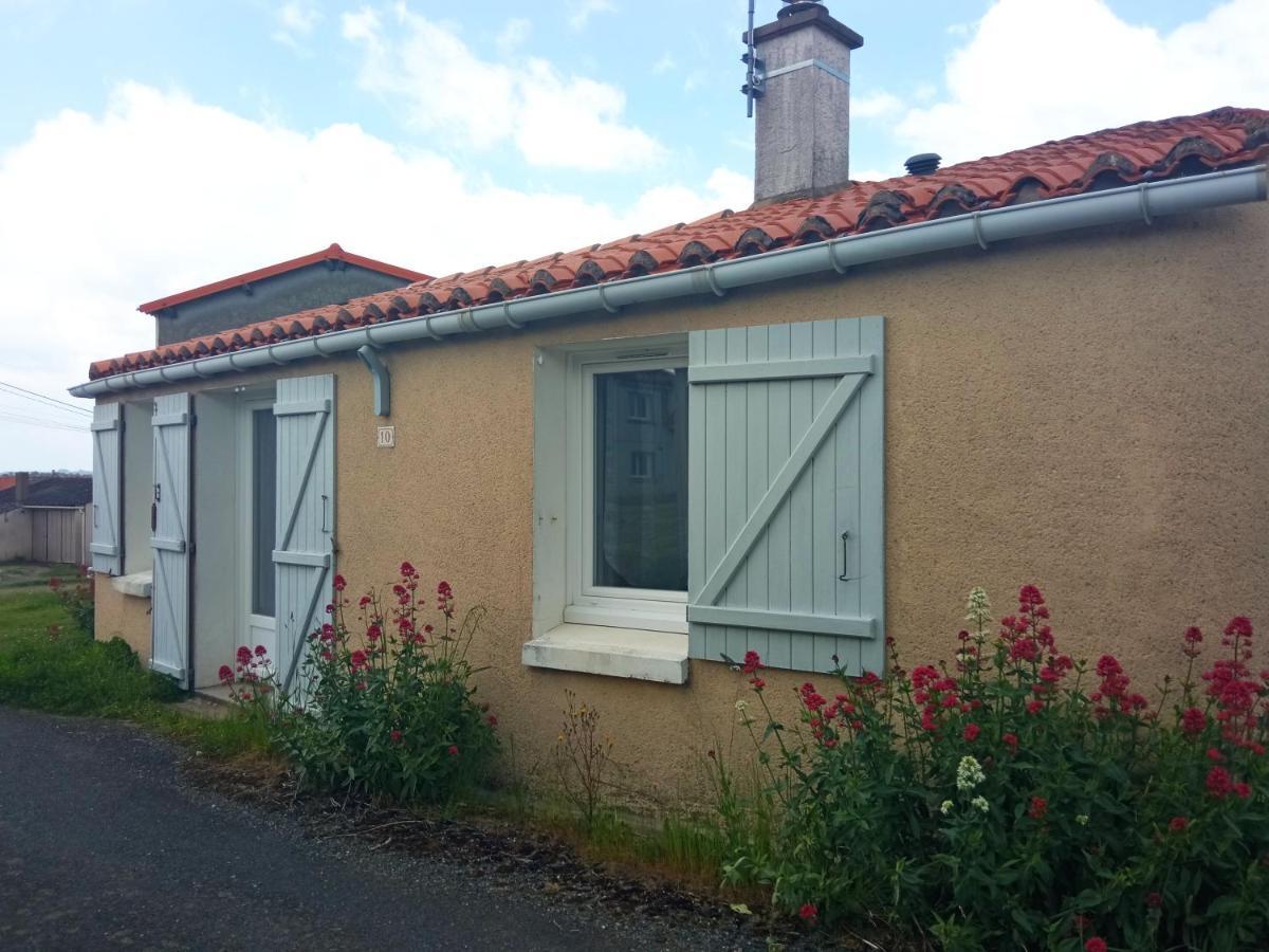 La Maisonnette Des Louves - Rural Avec Jardin